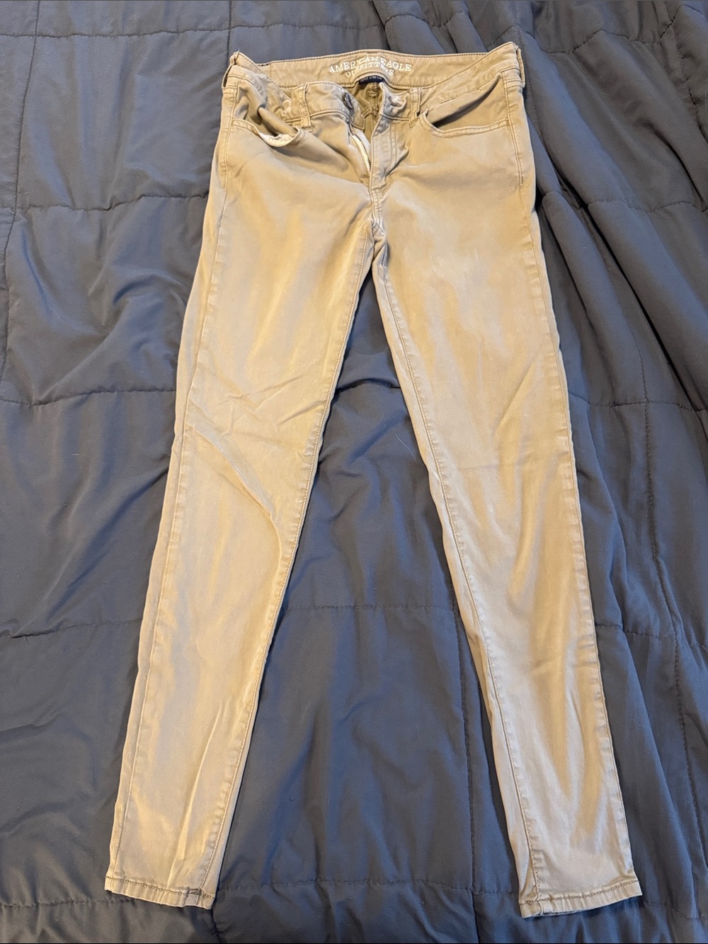 American Eagle Outfitters Skinny Pants in Light Khaki